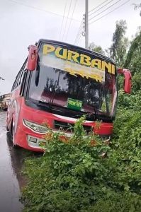 চন্দনাইশে মুখোমুখি বাস দুর্ঘটনা 